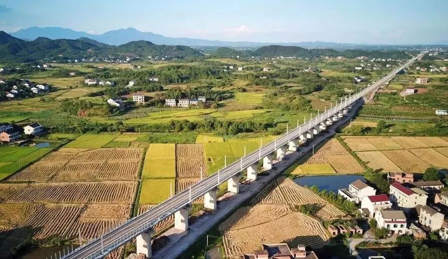 湖南武冈高铁最新动态，自信与成就感的启示与变化之路
