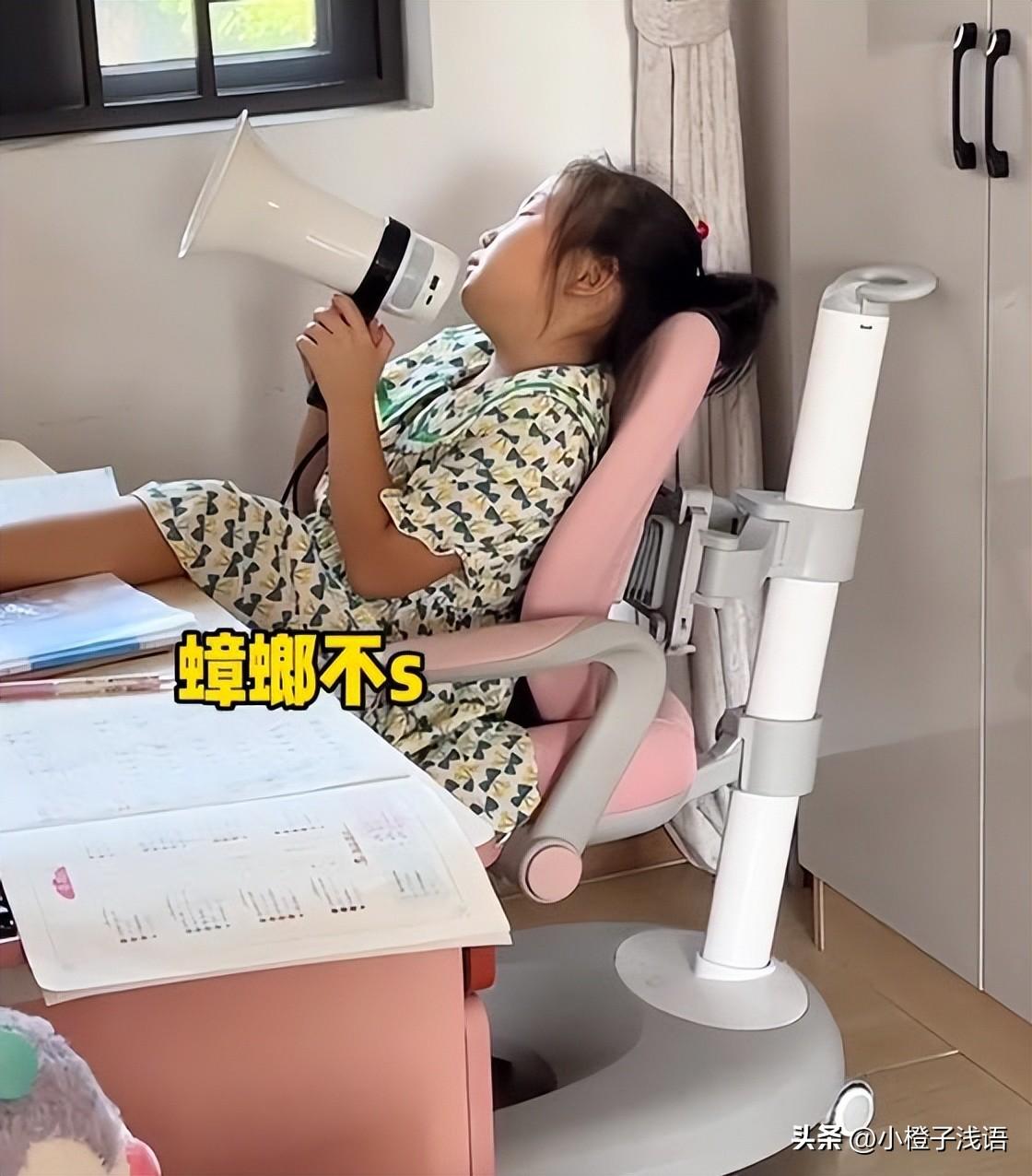 直播卖货截图，小巷特色小店的惊喜探索之旅